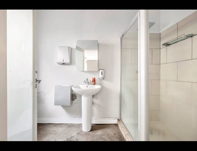 329M² BUSINESS FOR SALE IN GREENSIDE